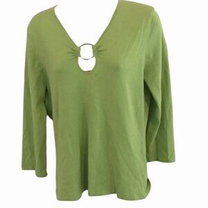 Cable & Gauge size large V- neck
lime green lightweight sweater with silver ring